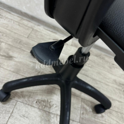 Кресло офисное Престиж Гольф PV-1 кож/зам (Черный)