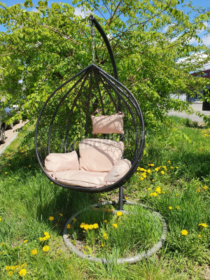 Кресло подвесное маленькое Кокон F-03 (Черный ротанг/Бежевая подушка)