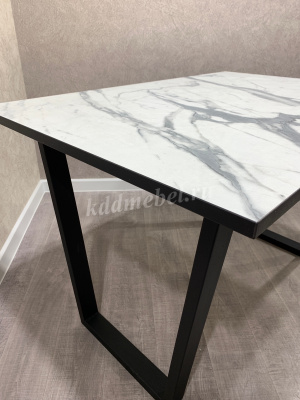 Стол обеденный пластик Мистик (Белый мрамор/Опоры черные)