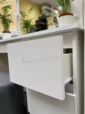 Косметический стол с подсветкой Сура (Белый)