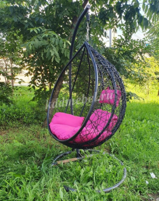 Кресло подвесное маленькое Кокон F-03 (Черный ротанг/Фуксия подушка)