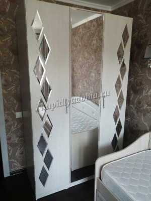 Шкаф Диана 3-х створчатый (Анкор светлый)